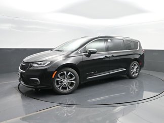 New 2025 Chrysler Pacifica Pinnacle image 1