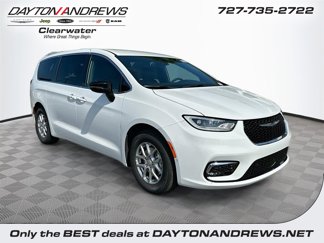 New 2026 Chrysler Pacifica Select image 1