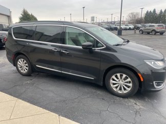 Certified 2017 Chrysler Pacifica Touring-L image 1