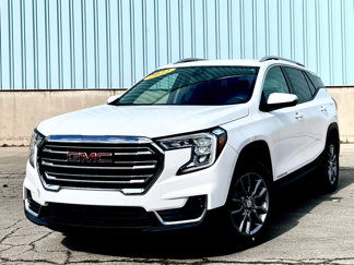 Used 2022 GMC Terrain SLT image 1
