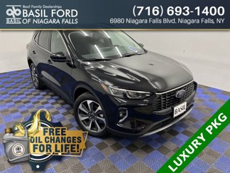 Used 2023 Ford Escape Platinum image 1