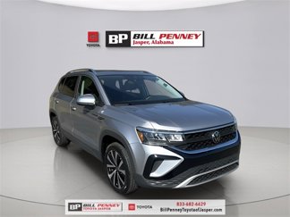 Used 2024 Volkswagen Taos SE image 1