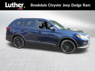 Used 2020 Mitsubishi Outlander LE image 1