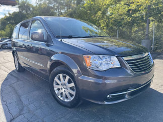 Used 2016 Chrysler Town & Country Touring image 1