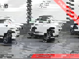 New 2025 Nissan Pathfinder SL image 1