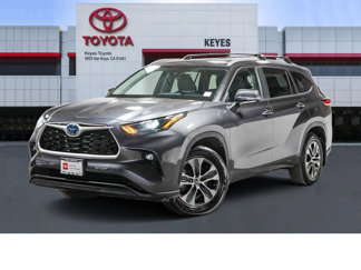 Certified 2023 Toyota Highlander XLE image 1