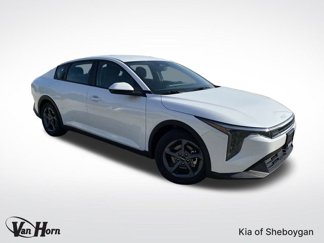 New 2025 Kia K4 LXS image 1