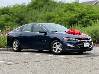 Used 2022 Chevrolet Malibu LT image 1