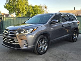 Used 2017 Toyota Highlander Limited Platinum image 1