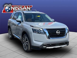 New 2025 Nissan Pathfinder Platinum image 1
