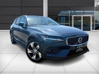 Used 2024 Volvo V60 B5 Cross Country Plus image 1