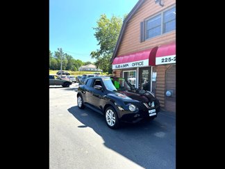 Used 2016 Nissan Juke SV image 1