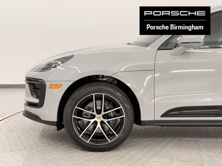 Used 2025 Porsche Macan image 1