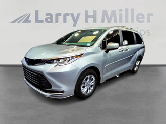 New 2025 Toyota Sienna Limited image 1