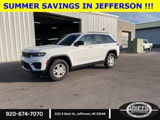 New 2024 Jeep Grand Cherokee Laredo image 1