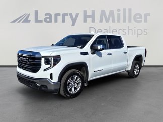 Used 2024 GMC Sierra 1500 SLT image 1