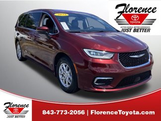 Used 2023 Chrysler Pacifica Touring-L image 1