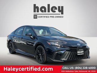 Used 2025 Toyota Camry SE image 1