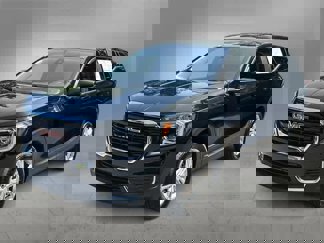 Used 2024 GMC Terrain SLE image 1