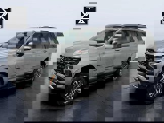 Used 2025 Chevrolet Suburban Z71 image 1