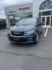 New 2025 Chrysler Pacifica Select image 1