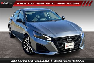 Used 2024 Nissan Altima 2.5 SV image 1