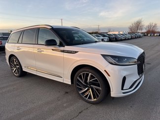 New 2025 Lincoln Aviator Black Label w/ Jet Appearance Package image 1