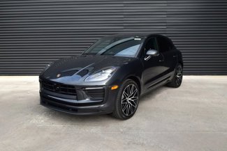 Certified 2025 Porsche Macan image 1