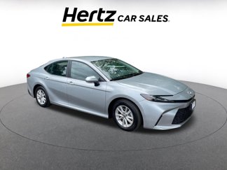 Used 2025 Toyota Camry LE image 1
