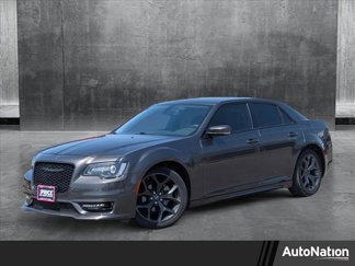 Used 2022 Chrysler 300 Touring L image 1