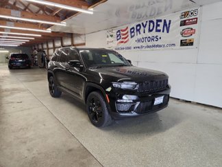 New 2025 Jeep Grand Cherokee Limited w/ Black Appearance Package image 1