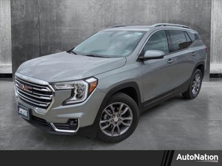Used 2024 GMC Terrain SLT image 1