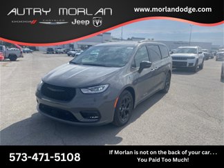 New 2025 Chrysler Pacifica Premium image 1