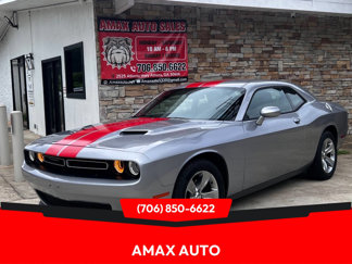 Used 2017 Dodge Challenger SXT image 1