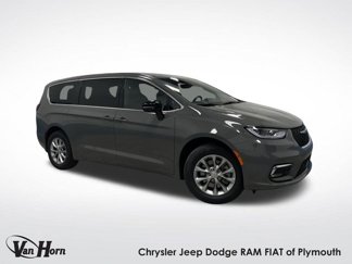 New 2025 Chrysler Pacifica Select image 1