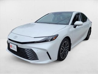 Used 2025 Toyota Camry XLE image 1