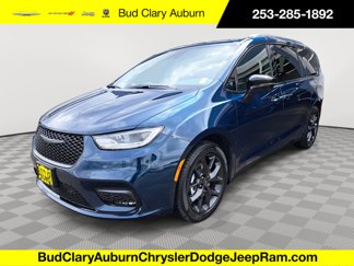 New 2025 Chrysler Pacifica Limited image 1