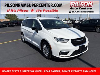 Used 2024 Chrysler Pacifica Touring-L image 1