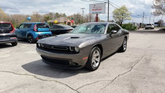 Used 2017 Dodge Challenger SXT image 1