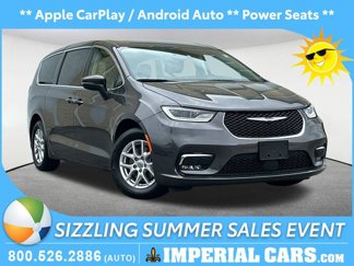 Used 2023 Chrysler Pacifica Touring-L image 1