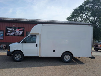 Used 2015 Chevrolet Express 3500 image 1
