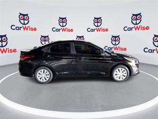 Used 2022 Hyundai Accent SE image 1