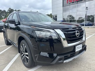 New 2025 Nissan Pathfinder Platinum image 1