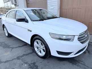 Used 2017 Ford Taurus SE image 1