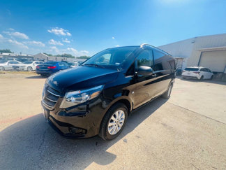 Used 2022 Mercedes-Benz Metris image 1