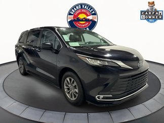 Used 2023 Toyota Sienna XLE image 1