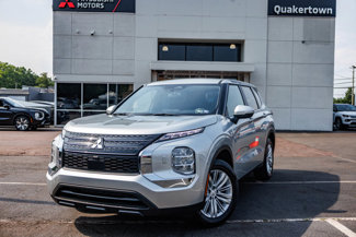 New 2025 Mitsubishi Outlander ES image 1