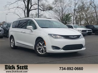Used 2020 Chrysler Pacifica Touring-L Plus w/ Tire & Wheel Group image 1