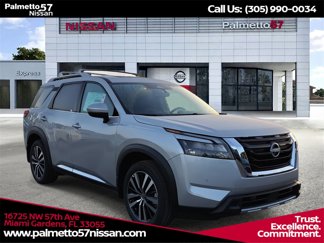 New 2025 Nissan Pathfinder Platinum image 1