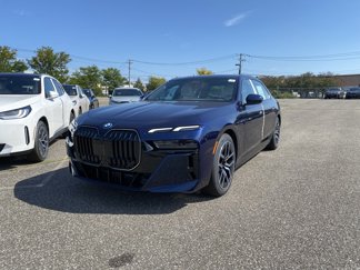 New 2026 BMW 750e xDrive w/ Premium Package image 1